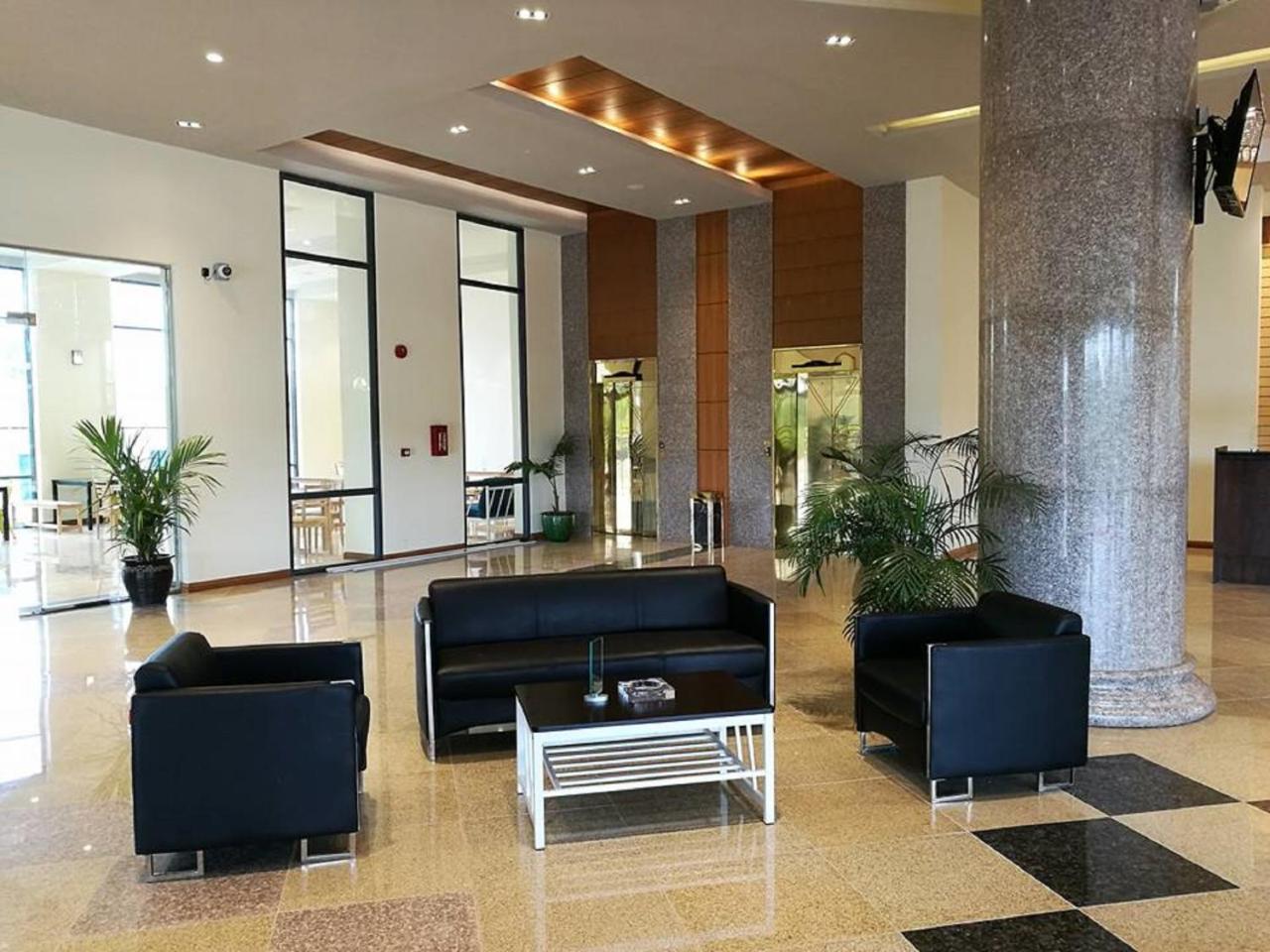 Vegas Hotel - Nay Pyi Taw Naypyidaw Екстериор снимка