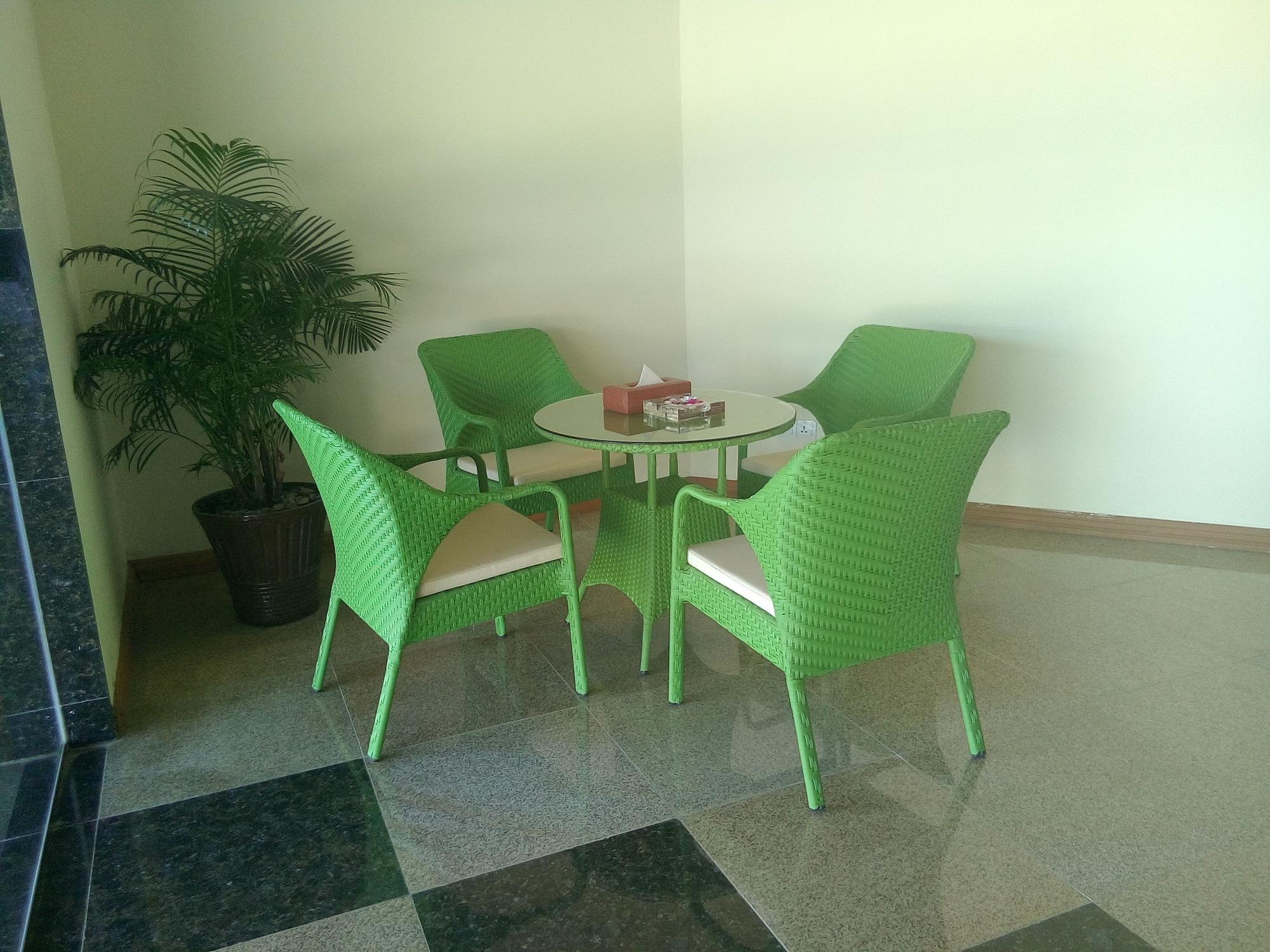 Vegas Hotel - Nay Pyi Taw Naypyidaw Екстериор снимка